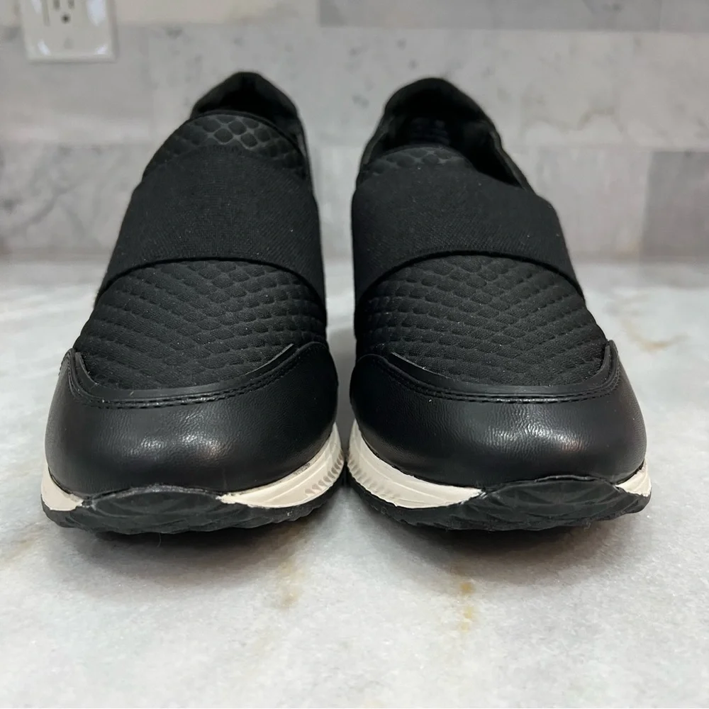Baretraps Jamese Black Wedge Slip On Sneaker - Picture 2 of 10